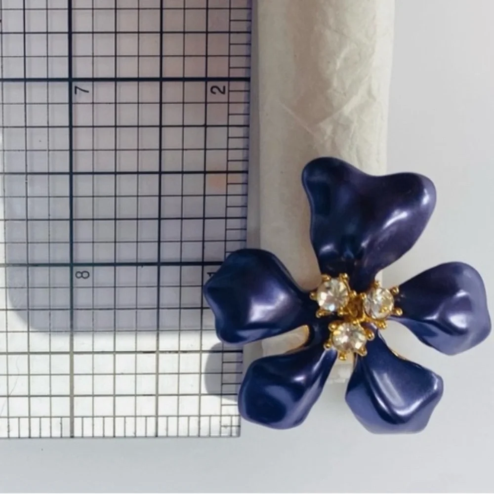 Vintage Kenneth Jay Lane (KJL) Simulated Pearl Ring, Swarovski crystals, Size 5 - Picture 4 of 6